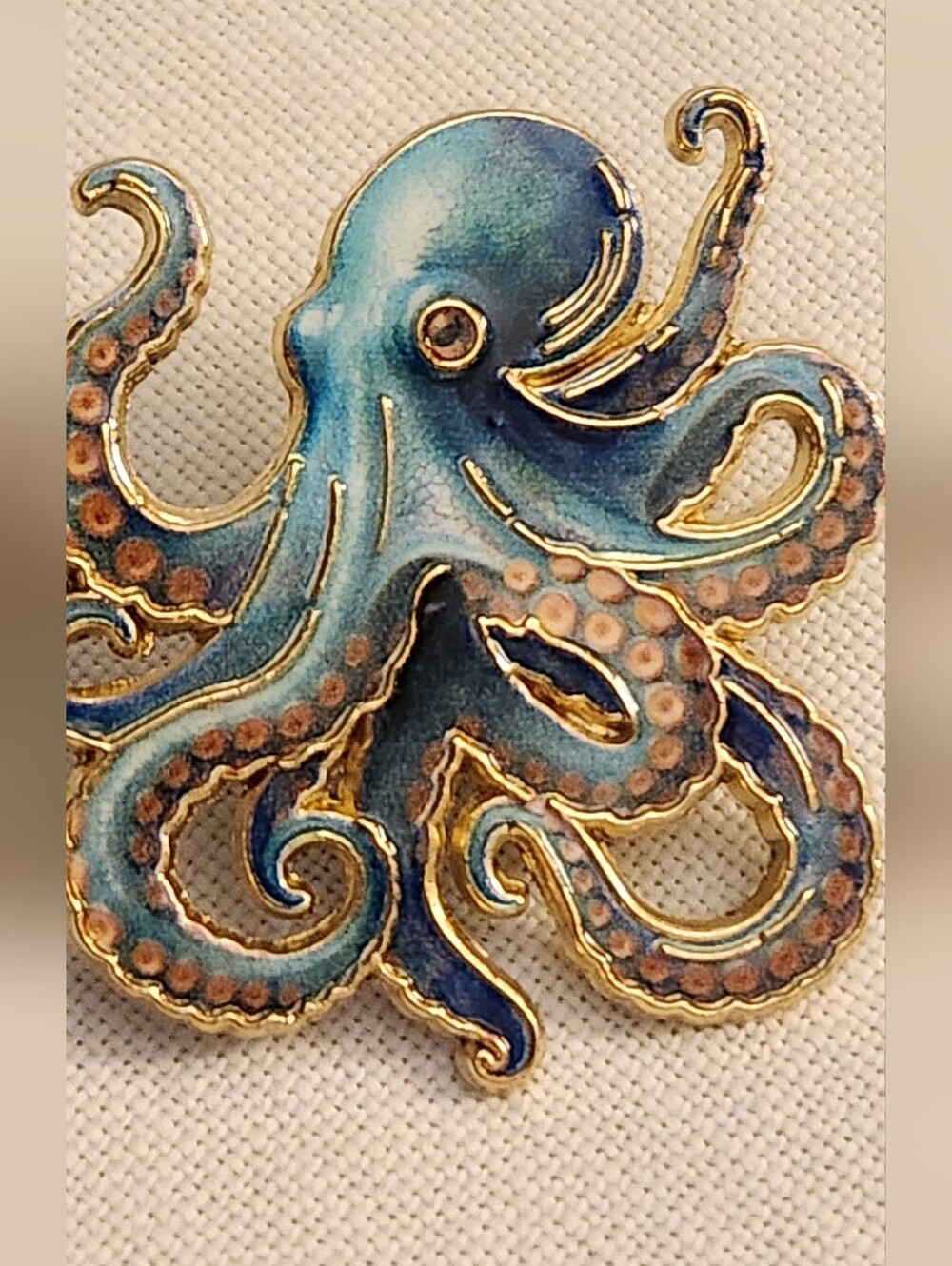 ENAMEL LIKE OCTOPUS BROOCH  NEW WITHOUT TAG - Picture 2 of 4